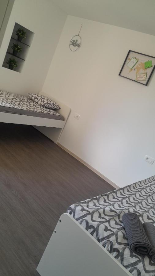 Apartma Ana Koper Luaran gambar